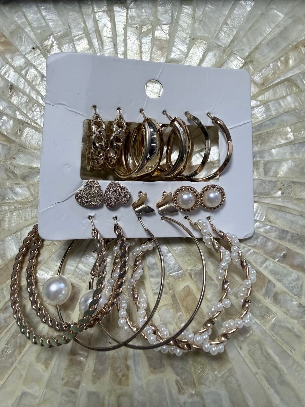 🧚🏻‍♀️ Gold Tone Pierced Earring Bundle 9 Pairs Hoops Pearls Hearts Chain Mixed